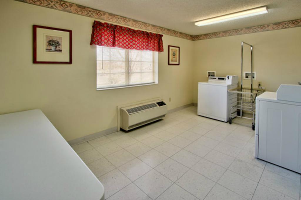 Western Skies Inn & Suites Los Lunas 外观 照片