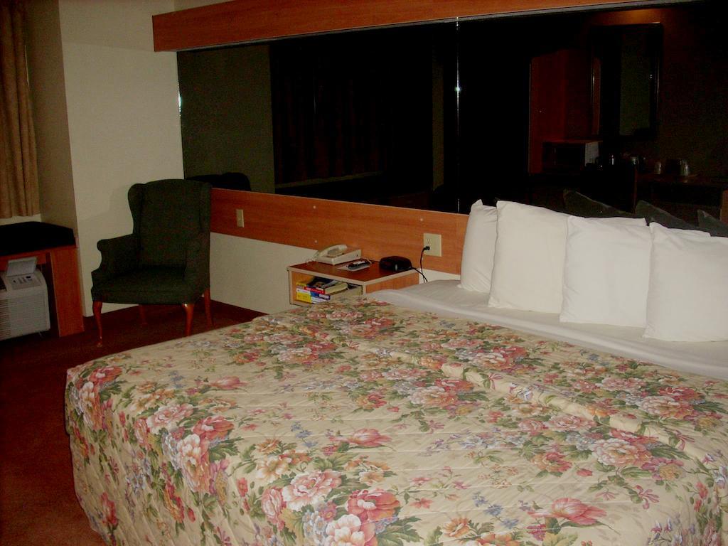 Western Skies Inn & Suites Los Lunas 外观 照片