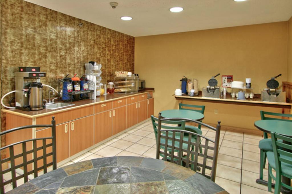 Western Skies Inn & Suites Los Lunas 外观 照片